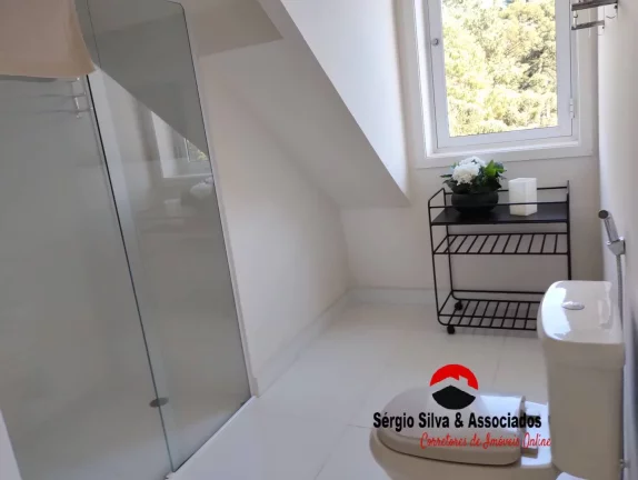 Imagem Apartamento Duplex Mobiliado a Venda no Vila Capivari em Campos do Jordão.