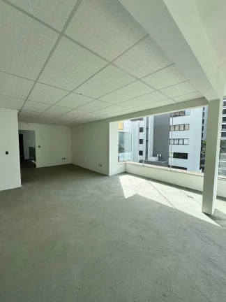 Imagem Casa com 4 dormitórios sendo 2 suítes e ampla garagem a no bairro Jardim Blumenau - Blumenau/SC