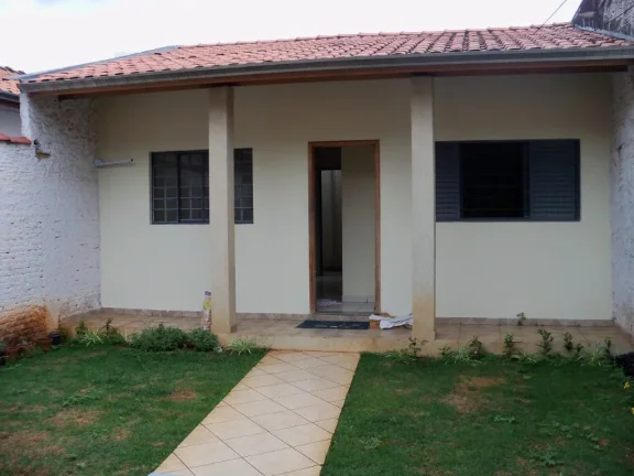 Imagem Casa com 3 dormitórios, copa, cozinha, lavanderia e edícula com suíte em ótima localização no ...