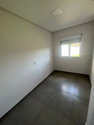 Imagem Linda casa de 2 dormitórios com um excelente acabamento em localização Excelente