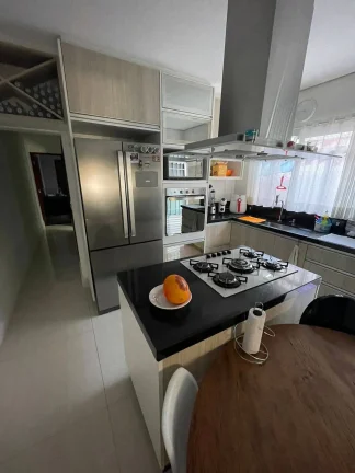Imagem Casa Maravilhosa 98 m² 2 Dormitorios com panejados e 2 Vagas de Garagens