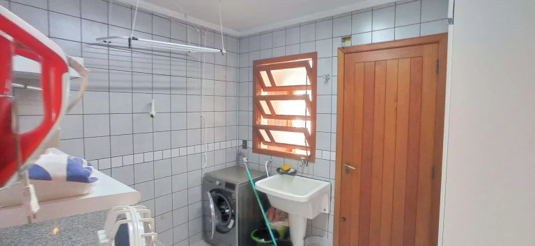 Imagem Casa à Venda com 346 m², 6 Dormitórios, 3 Suítes, Córrego Grande, Florianópolis/SC