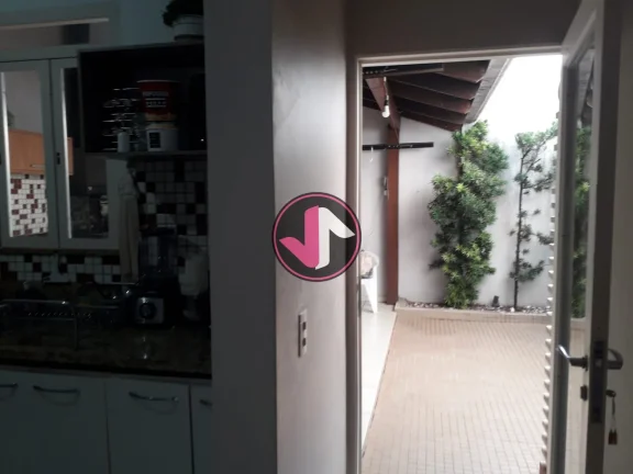 Imagem Casa Sobrado Condomínio Residencial dos Ipês Bairro Village Flamboyant Cuiabá MT Piso superior: 3...