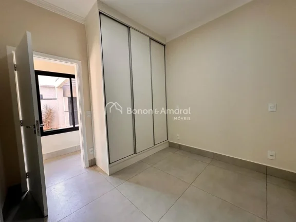 Imagem Casa térrea à venda no Condomínio Royal Garden, Parque Brasil 500, Paulínia.