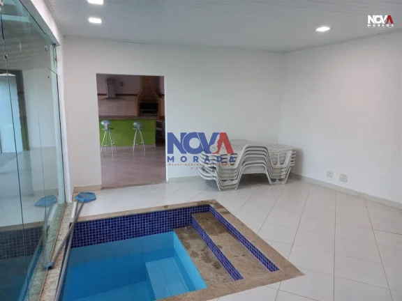 Imagem Venha viver com todo o conforto e requinte em uma casa que redefine o conceito de lar. Esta espetacu...