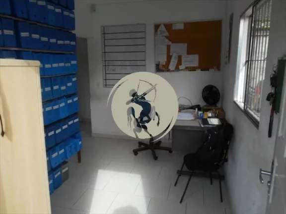 Imagem DEPÓSITO, CABEM 7 CARRETAS, TODA MURADA PRÓXIMA A NOSSA SRA. DE FÁTIMA