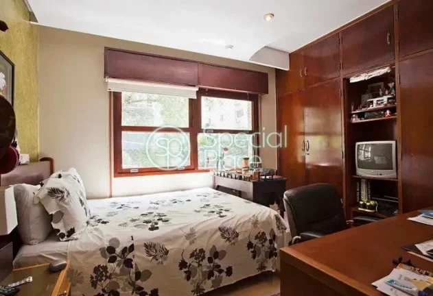 Imagem Apartamento com 175m² no Jardim Paulista Ótimo living com amplos janelões e vista para as árvore...