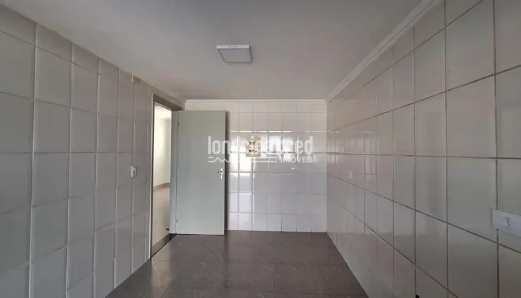 Imagem Imperdível! Sobrado à Venda 123m² – 3 Quartos – Frente para Praça – Localização Privilegiada Próxima ao Shopping Norte – Londrina