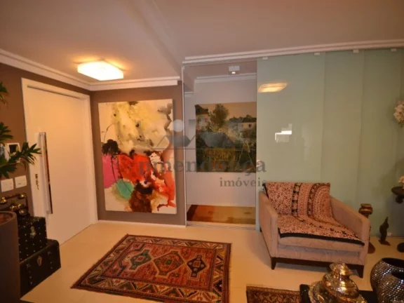 Imagem Magnífica cobertura em excelente localização!! Finamente decorada. No piso superior: cozinha amer...