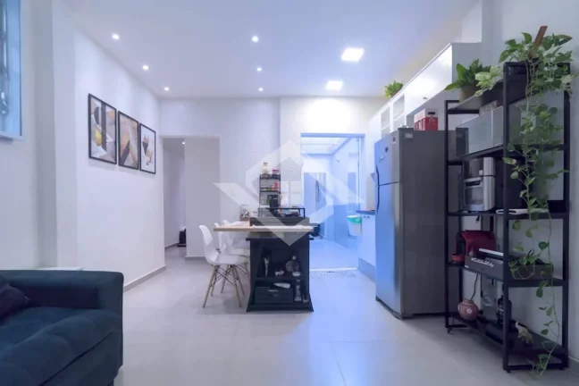 Imagem Apartamento Jardim de 2 Quartos Mobiliado e Reformado