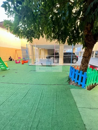 Imagem Apartamento à venda em Niterói-RJ, bairro São Lourenço: 2 quartos, 1 sala, 1 banheiro, 1 vaga de garagem - 50m² de área.