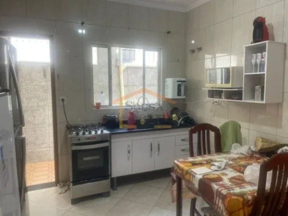 Imagem Sobrado 130m², dispõe de 2 dormitórios, sendo 1 suite, 2 banheiros, sendo um dele da edícula, sa...