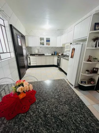Imagem Casa com 2 dormitórios sendo 1 suíte e 10 vagas sendo 3 cobertas - Costa e Silva | Joinville/SC