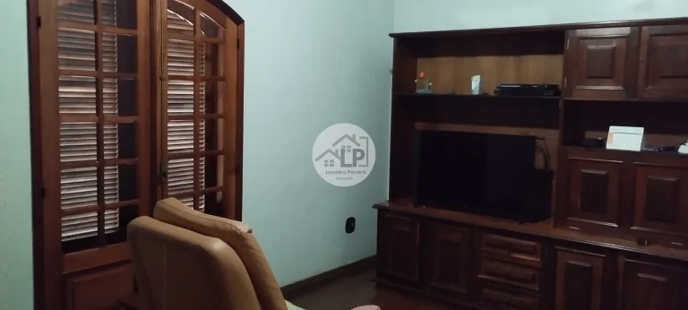 Imagem Vende-se casa no bairro Niterói em Volta Redonda