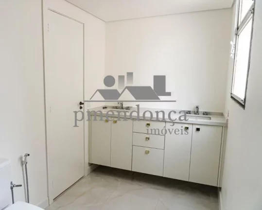 Imagem Apartamento reformado em Higienópolis com 3 suítes e 3 vagas, 236m²