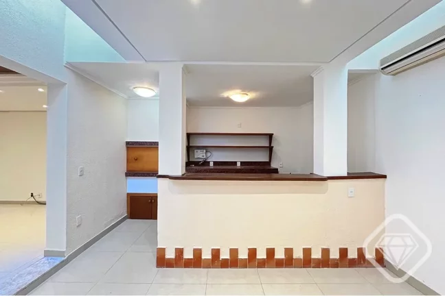Imagem Casa especial no coraÃ§Ã£o do bairro Tristeza, um refÃºgio moderno com charme e conforto

Uma residÃ...