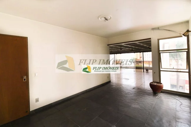 Imagem More em um apartamento com 207 m², 4 suítes, 2 vagas de garagem no miolo do Cambuí - Campinas - SP