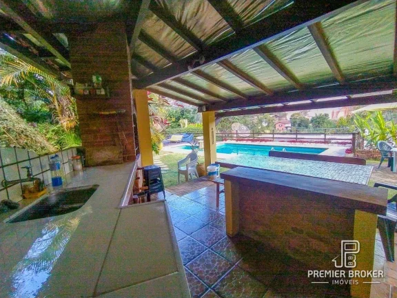 Imagem Casa com 4 dormitórios à venda, 330 m² por R$ 950.000,00 - Albuquerque - Teresópolis/RJ