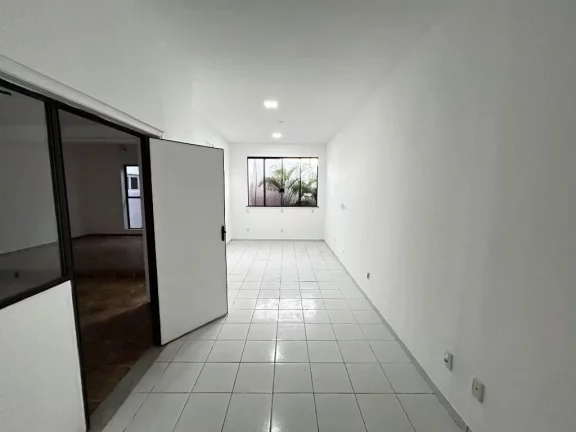 Imagem Casa comercial para locacao na ponta do farol
