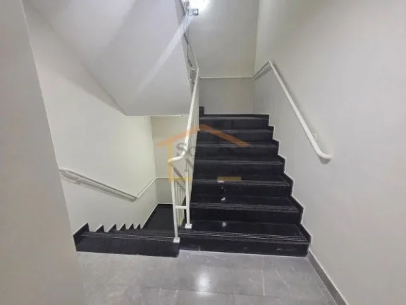 Imagem Prédio residencial com 319m² de área total, composto por 6 apartamentos. São 5 unidades com 2 do...