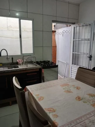 Imagem Sobrado com 2 dormitórios à venda, 76 m² por R$ 350.000,00 - Vila Eureka - Poá/SP