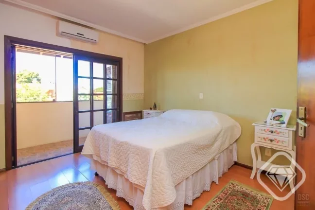 Imagem Sobrado com charme e praticidade na zona sul!

Essa casa estilo sobrado é perfeita para quem busca ...