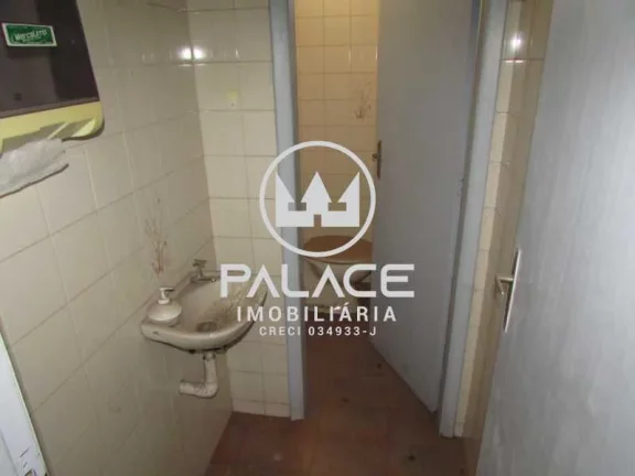 Imagem Barracão com 261m² , sendo 250m² de vão livre, com copa e 02 banheiros, copa, 03 vagas de recuo,...