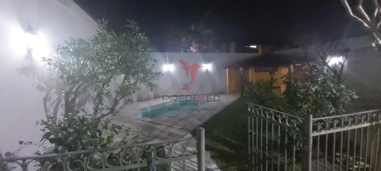 Imagem CASA ALTO PADRÃO, impecável, 4 dormitórios, um c/suite, área próximo ao centro e Shopping