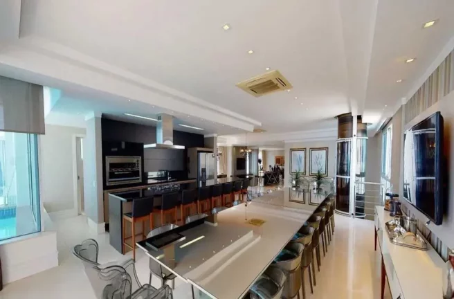 Imagem Cobertura Duplex Frente Mar com 6 suítes e 10 vagas na Avenida Atlântica em Balneário Camboriú