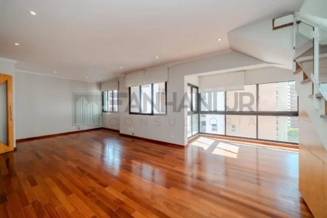 Imagem Cobertura duplex com piscina na Vila Nova Conceição: 3 quartos, 3 suítes, 3 salas, 5 banheiros, 4 vagas e 241m² de sofisticação em São Paulo-SP.