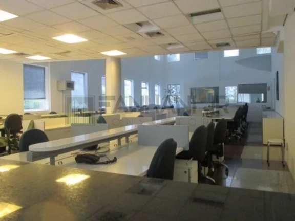 Imagem Casa comercial para locação em São Paulo-SP, bairro Jardim América: 10 salas, 6 banheiros, 25 vagas, 1.500,00 m²!