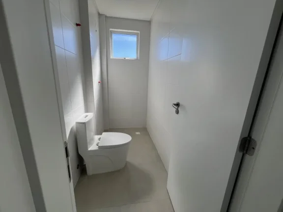 Imagem Apartamento 03 quartos, sendo 01 suíte novo e pronto para morar, na Praia de Gravatá em Navegantes SC. Adriano Carpes Imóveis Vende