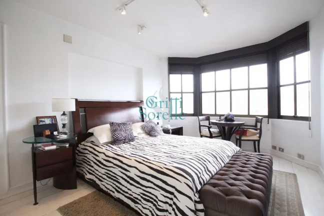 Imagem Cobertura Duplex à Venda em Cerqueira César - São Paulo - SP.