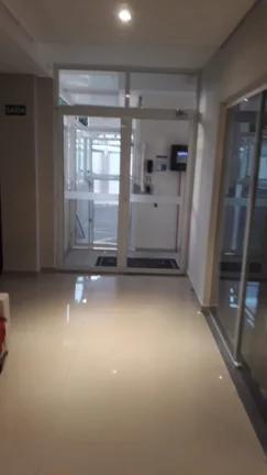 Imagem Apartamento com 2 quartos sendo 1 suíte, sala 2 ambientes com sacada, cozinha planejada, banheiro c...