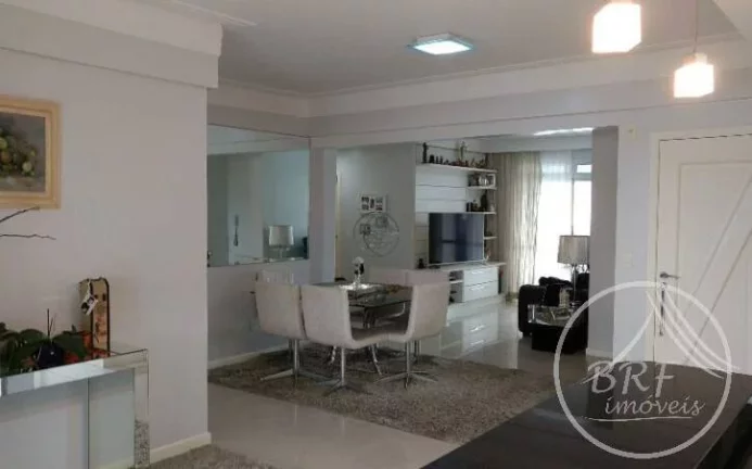 Imagem Vendo excelente apartamento com terraço e piscina, totalmente plano em excelente localização a 200 metros da Beira mar do Estreito Florianópolis SC co
