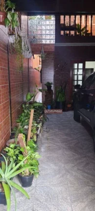 Imagem Sobrado à venda, 235 m² por R$ 750.000,00 - Jardim Presidente Dutra - Guarulhos/SP