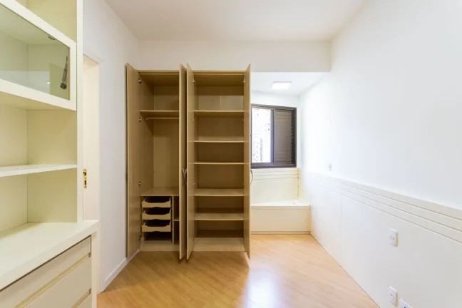 Imagem OPORTUNIDADE IMPERDÍVEL EM PERDIZES ! Apartamento Reformado 114M², 3Q, 3 Suítes, 3 Banheiros, 3 Vagas, Academia, Piscina, Sauna, Lareira, Varanda.