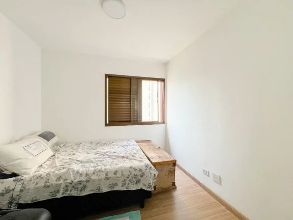 Imagem Apartamento 155M², 4Q, 1 Suíte, 3 Banheiros, 3 Vagas, Sacada, Lavabo, Academia, Piscina, Churrasqueira, Sauna, Quadra, Playground, Depósito, Despensa.