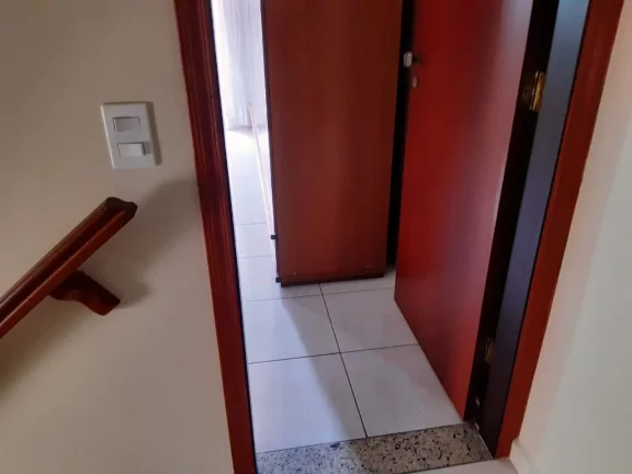 Imagem Sobrado à venda no bairro Parque Jaçatuba - Santo André/SP