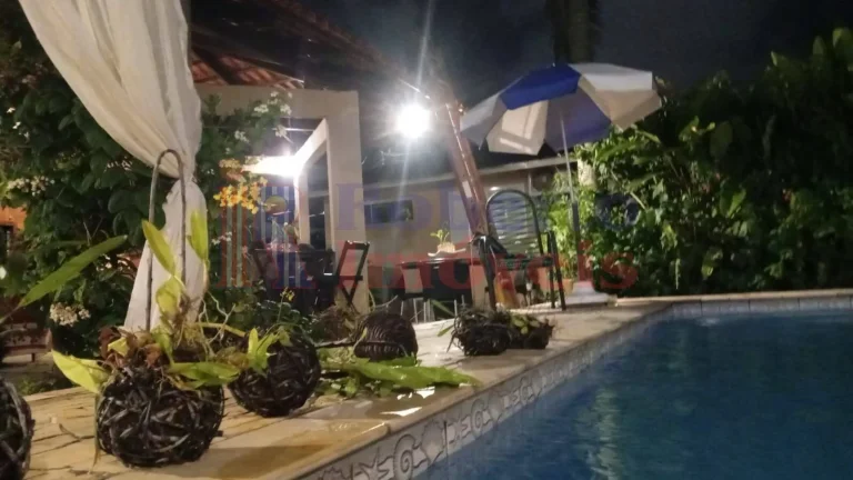 Imagem Casa de Locação Temporada com Piscina e Quiosque com Área Gourmet