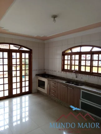 Casa assobradada com piscina e salao comercaial /Aceita permuta - 290m2!!!