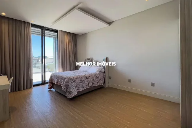 Imagem Casa alto padrão á venda em Condomínio Fechado localizada em Camboriú