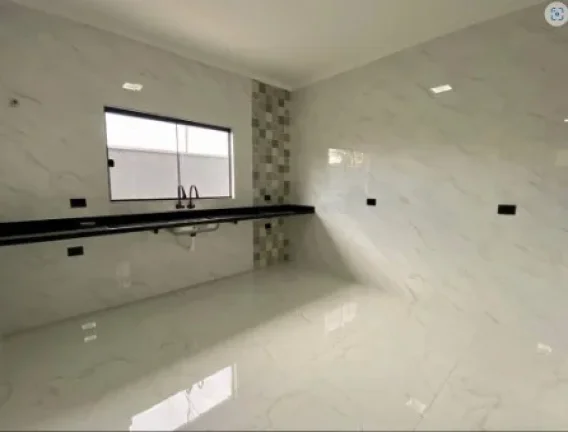 Imagem Casa para Venda em Mongaguá, Santa Eugênia, 3 dormitórios, 1 suíte, 1 banheiro, 2 vagas