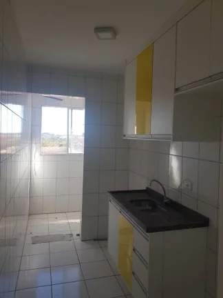 Imagem Apartamento com 2 dormitórios, banheiro com blindex, sala, cozinha com armários , lavanderia com a...