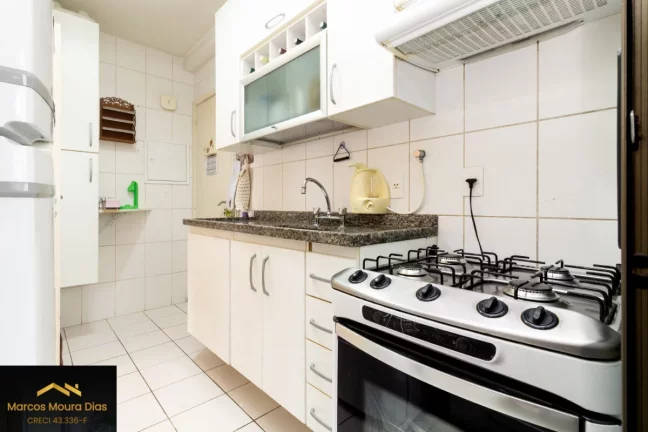 Imagem Apartamento com 75 m², 3 Dorm ( 1 suíte), Varanda, 1 Vaga , Edifício com Portaria 24 hs, Academia, Piscina e Churrasqueira