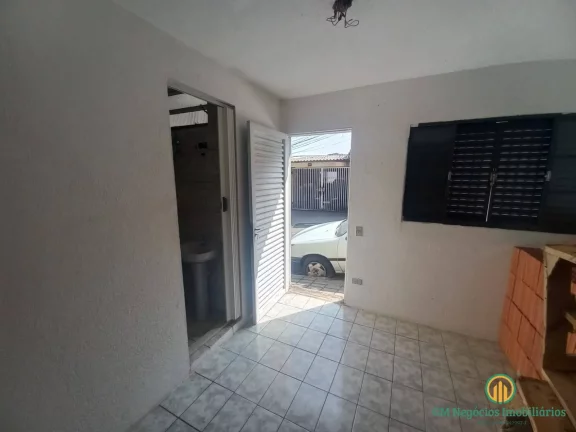 Imagem Casa de construção sólida em rua s/saída próximo centro de Cotia.,doct ok!