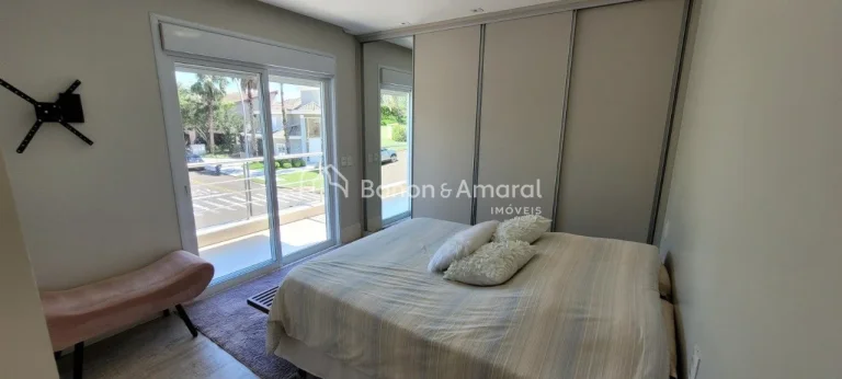 Imagem Casa a venda no Alphaville Dom Pedro : Sobrado moderno, com muita luz natural e uma vista fantástic...