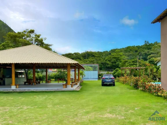 Imagem Casa Duplex com 04 Quartos à Venda de Frente p/ Mar na Praia de Piúma/ES