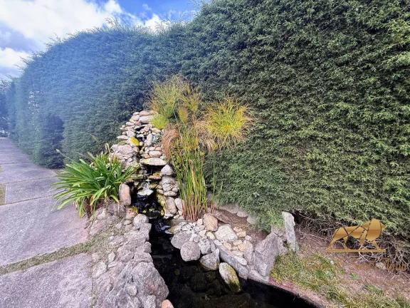 Imagem Linda Casa a Venda com 6 suítes e um chalé em Campos do Jordão SP