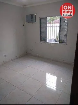 Imagem Casa com 2 dormitórios à venda, 100 m² por R$ 390.000,00 - Vila Voturuá - São Vicente/SP